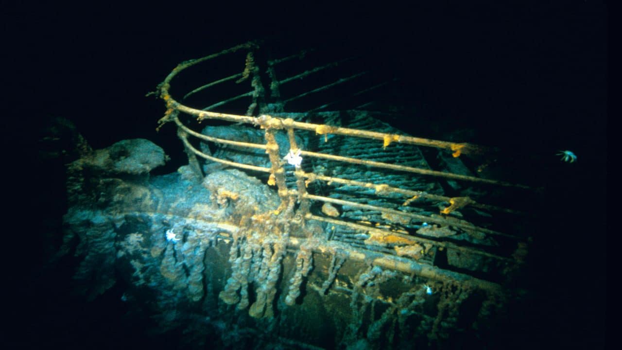 Titanic Bow courtesy of WHOI 1986